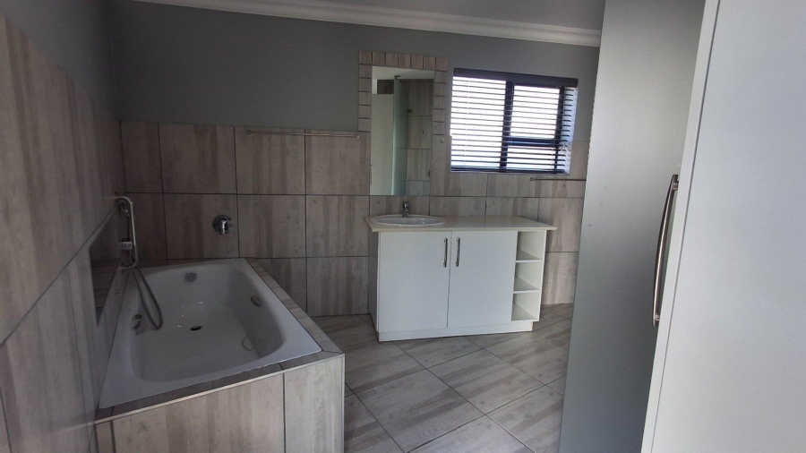 3 Bedroom Property for Sale in Hartenbos Central Western Cape
